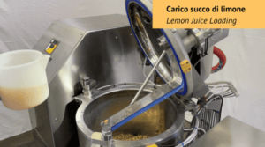 Carico succo di limone per la preparazione di hummus con cuocitori industriali