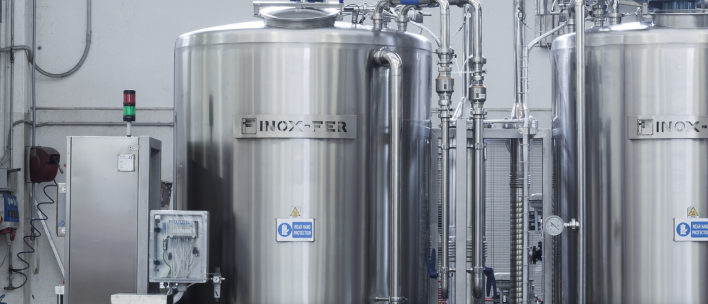 Impianto inox con certificazione CE impianti alimentari con serbatoi e linee di processo industriali